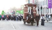 marchers-on-their-way-to-the-our-emmeline-unveiling-2 46359921692 o